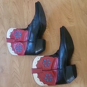 Tony Lama Women's 8.5B booties